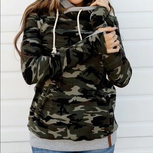 Large camo ampersand ave double hood